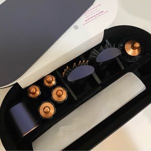 Dyson airwrap case and accessories